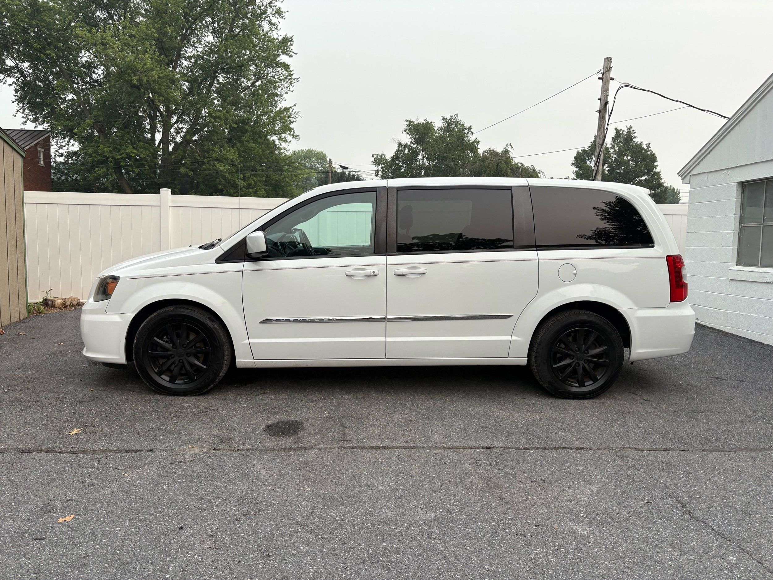 chrysler town & country 2014 2C4RC1HG5ER472293 image chrysler town & country 2014 2C4RC1HG5ER472293 image